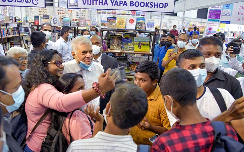 President visits the Colombo International Book Fair 07